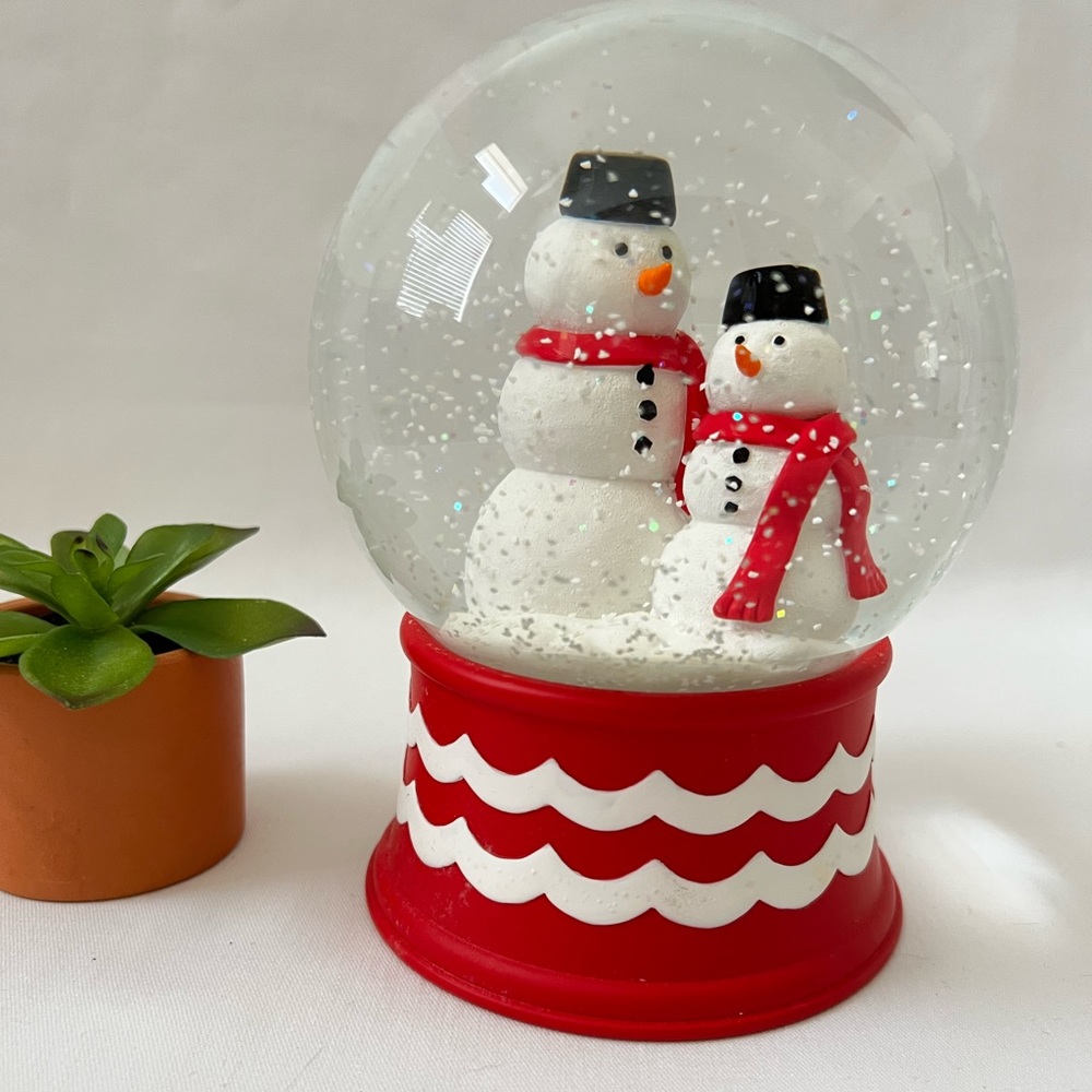 Snowman duo snow globe - Picture 2 of 5
